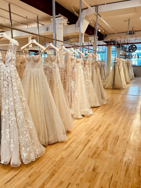 BERTA SAMPLE SALE